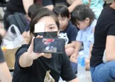 *粤语译国语*【香港市民聚集坑口站外与防爆警察对峙】爆料革命小池塘直播转播09/05/19 featured image